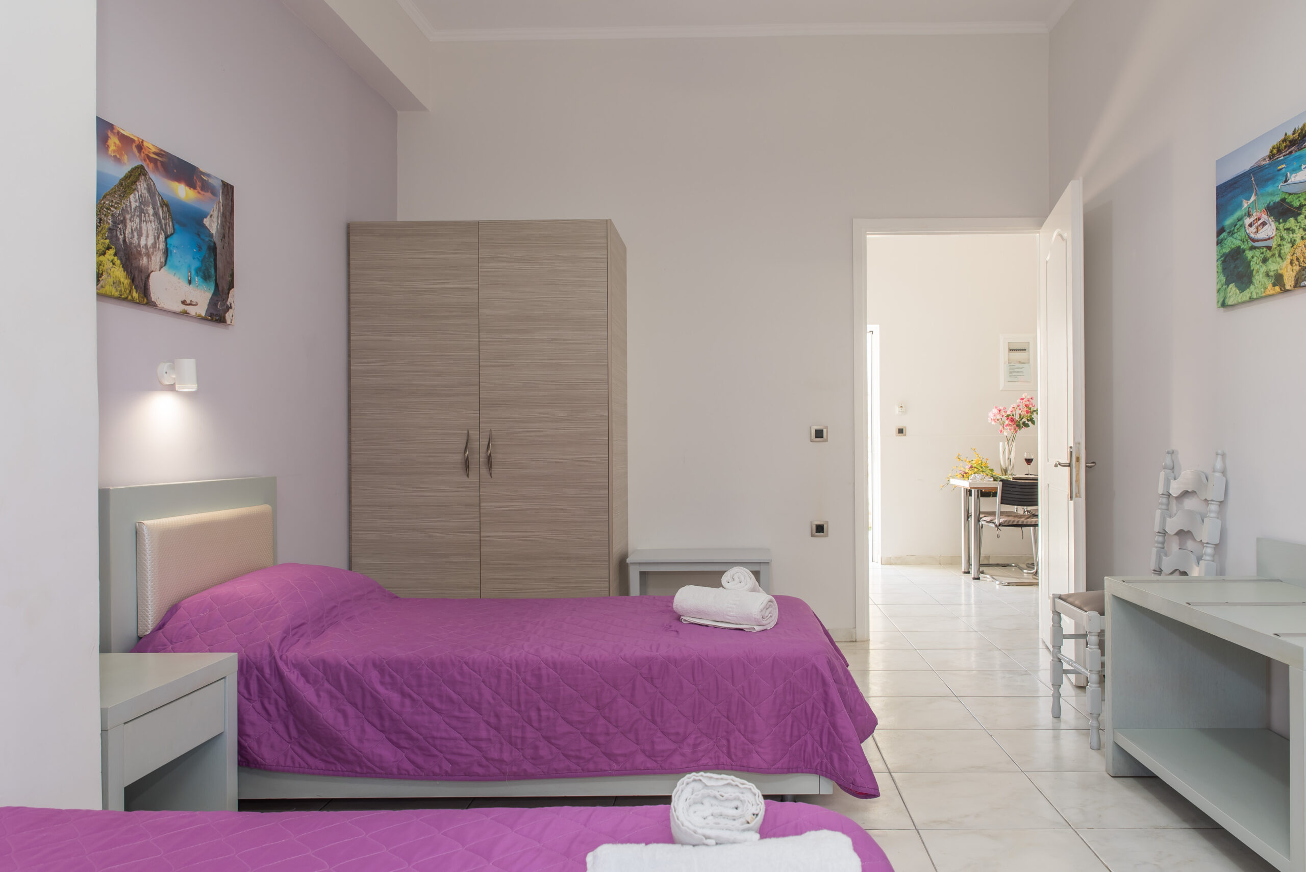 Double_Bedroom_Studio_Accessibility_Tom_&_John_center_Tsilivi (3)
