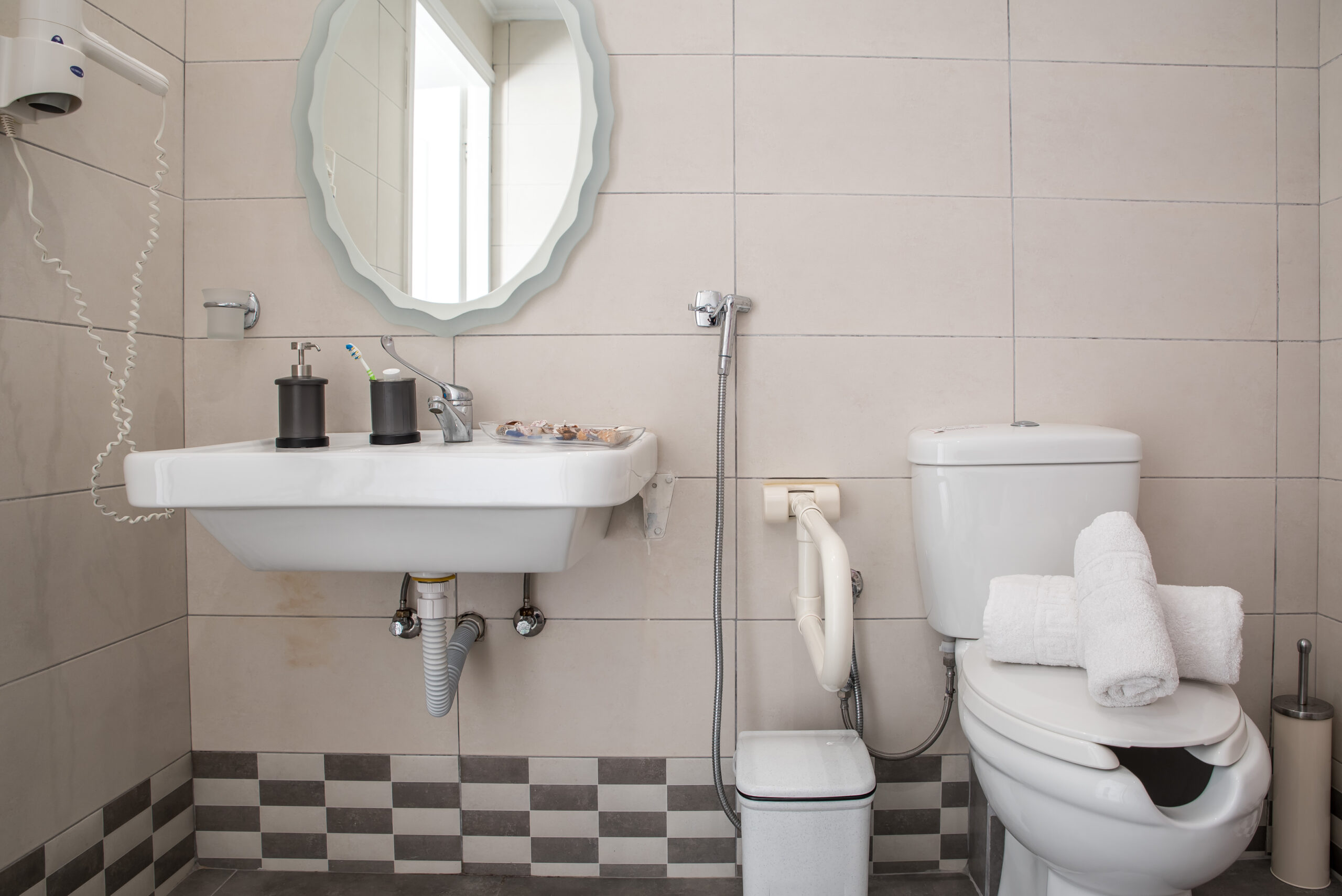 Double_Bedroom_Studio_Accessibility_Tom_&_John_center_Tsilivi (6)