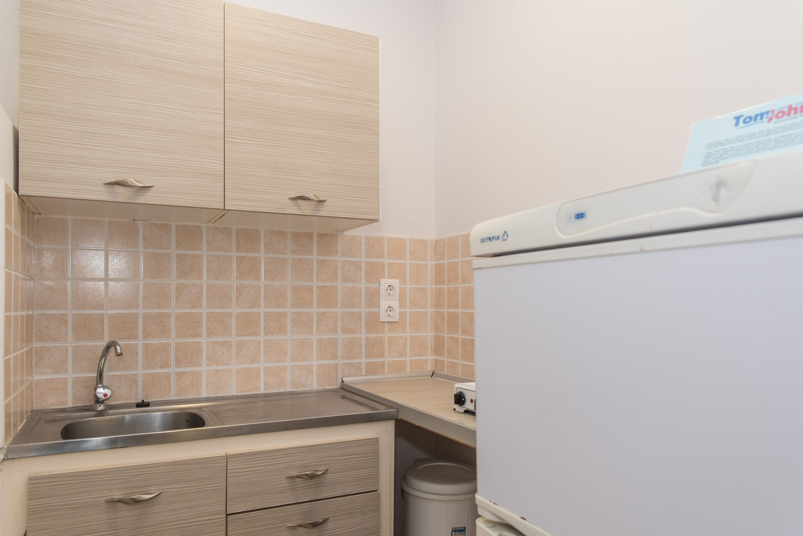 Double_Bedroom_Studio_Tom_&_John_center_Tsilivi (3)