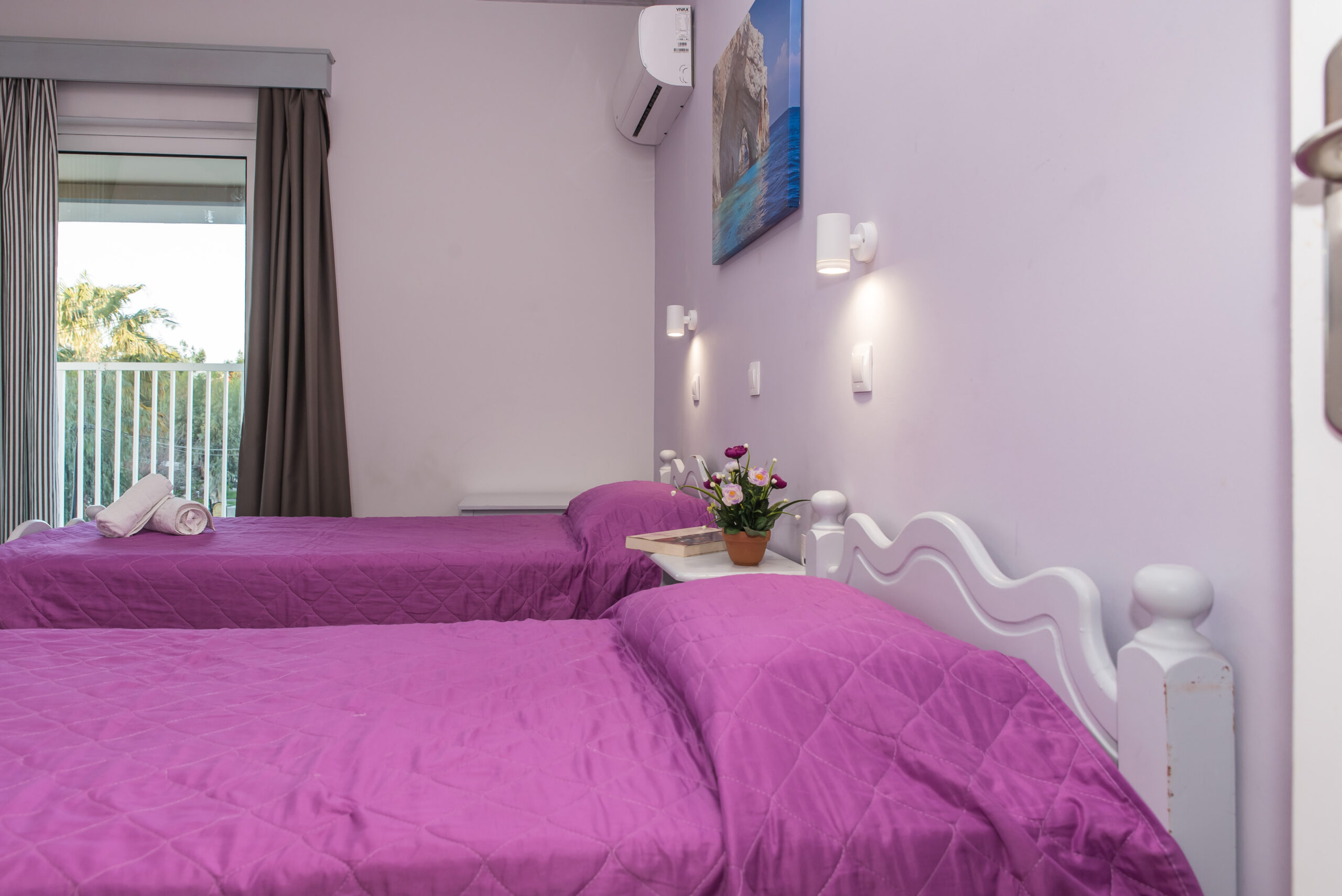 Double_Bedroom_Studio_Tom_&_John_center_Tsilivi (5)