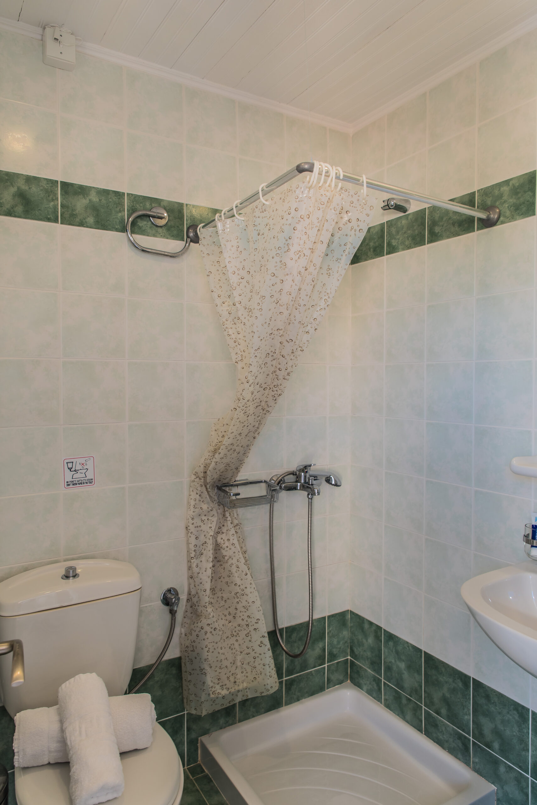 Single_Bedroom_Studio_Tom_&_John_center_Tsilivi (12)