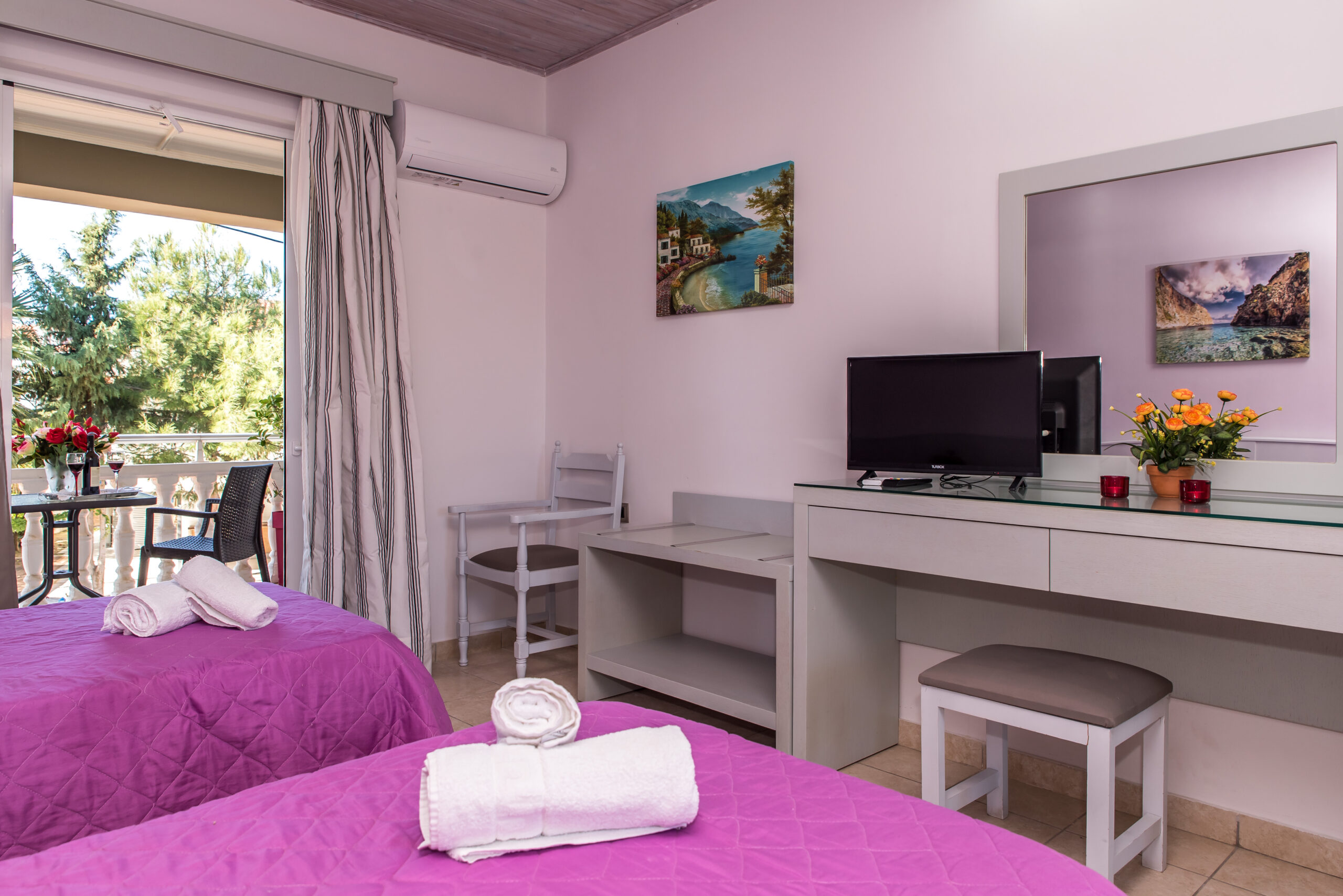 Single_Bedroom_Studio_Tom_&_John_center_Tsilivi (13)
