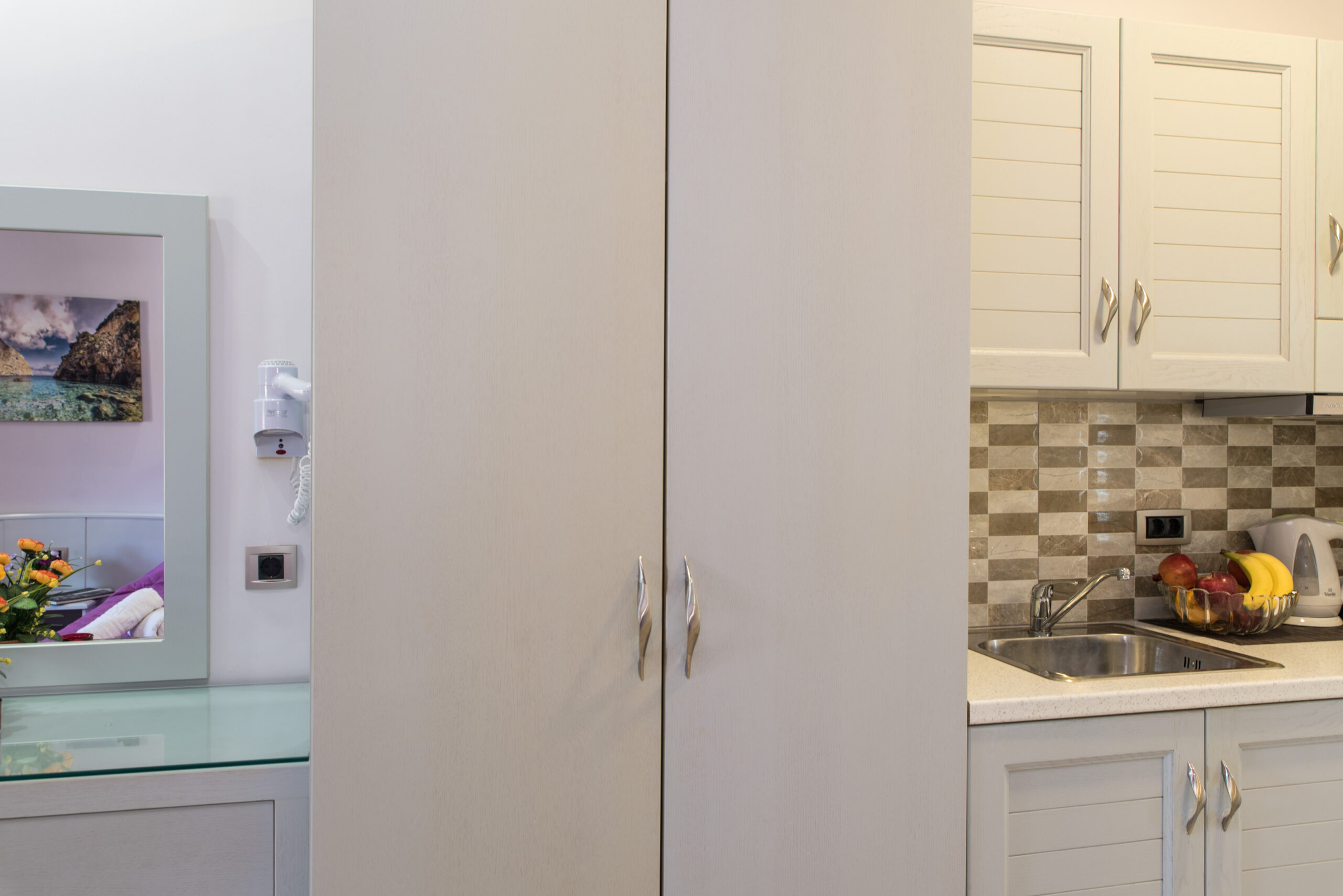 Single_Bedroom_Studio_Tom_&_John_center_Tsilivi (16)