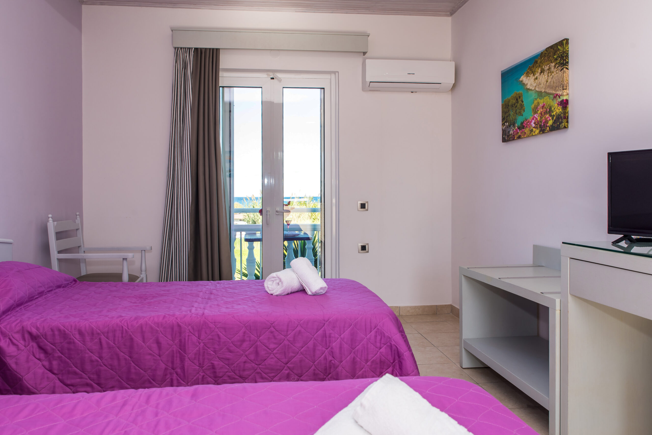 Single_Bedroom_Studio_Tom_&_John_center_Tsilivi (5)