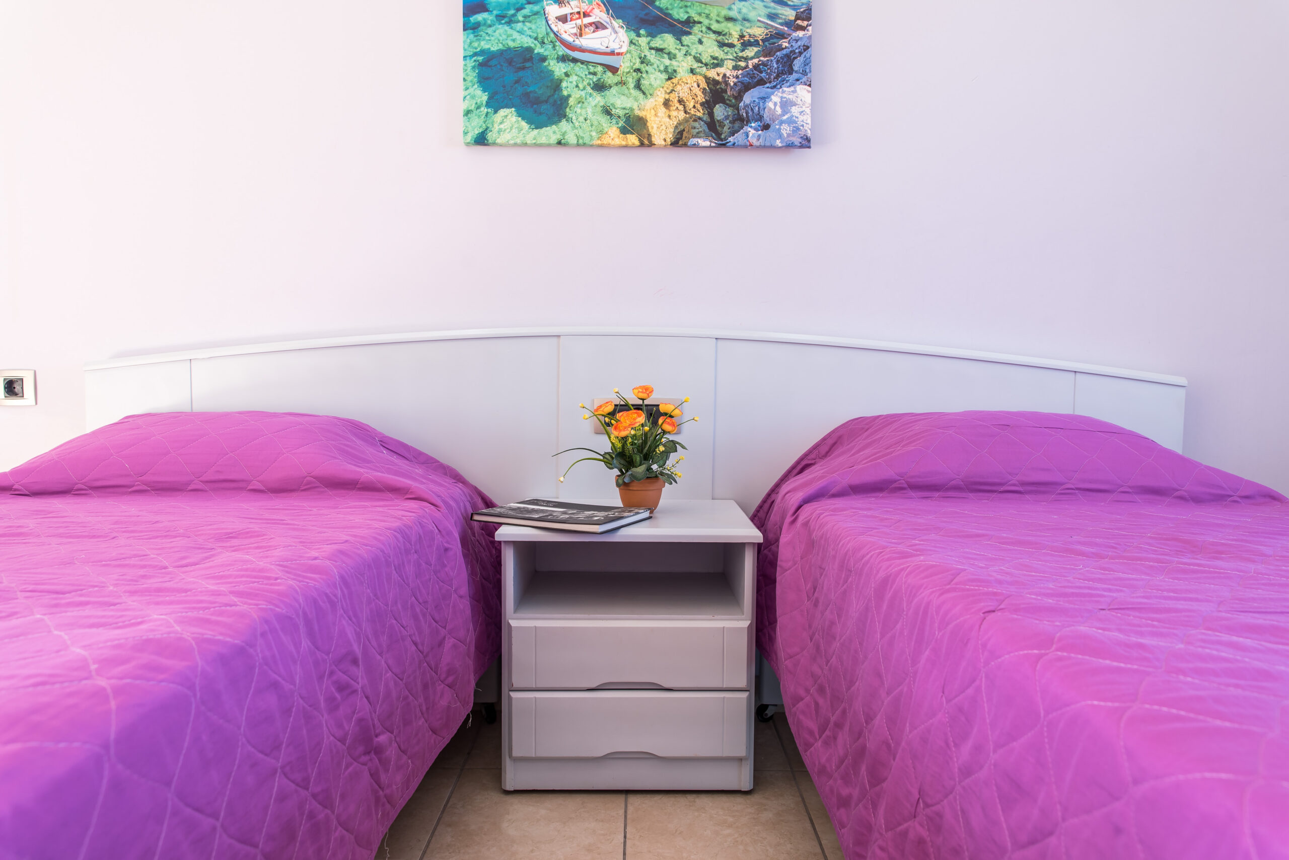 Single_Bedroom_Studio_Tom_&_John_center_Tsilivi (8)